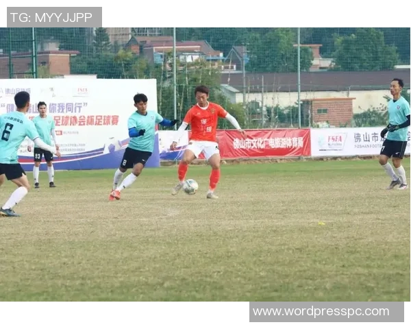 体育品牌与足协联合推“校园足球万里行”计划 体育品牌与足协联合推“校园足球万里行”计划