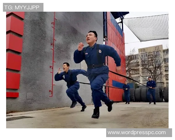 体能训练流程全面揭秘从基础到高级的系统化训练方法与技巧